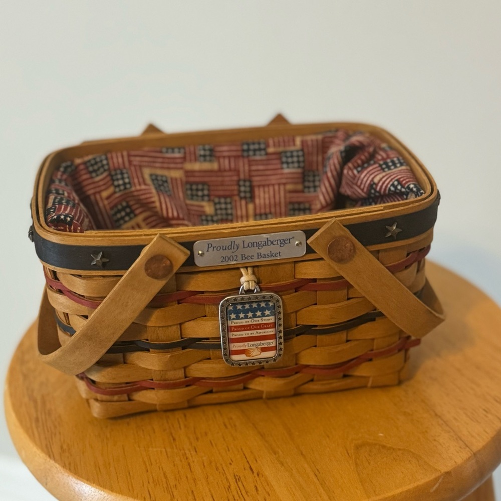 Longaberger 2002 Bee Basket